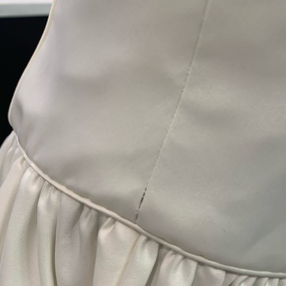 🚫SOLD🚫Size 12 Ivory Sample Wedding Dress With Train, Embroidery And Beading - Picture 10 of 12